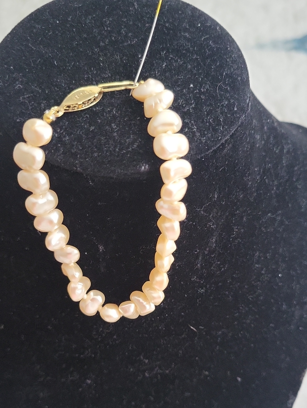Water Pearl  Bracelet With Gold Cladp